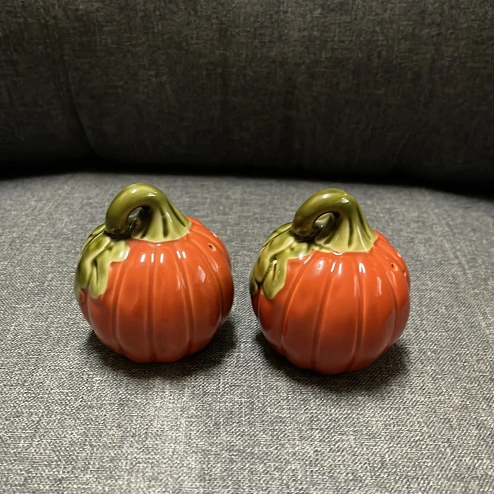 Autumn Pumpkin Country Home Salt & Pepper Shakers